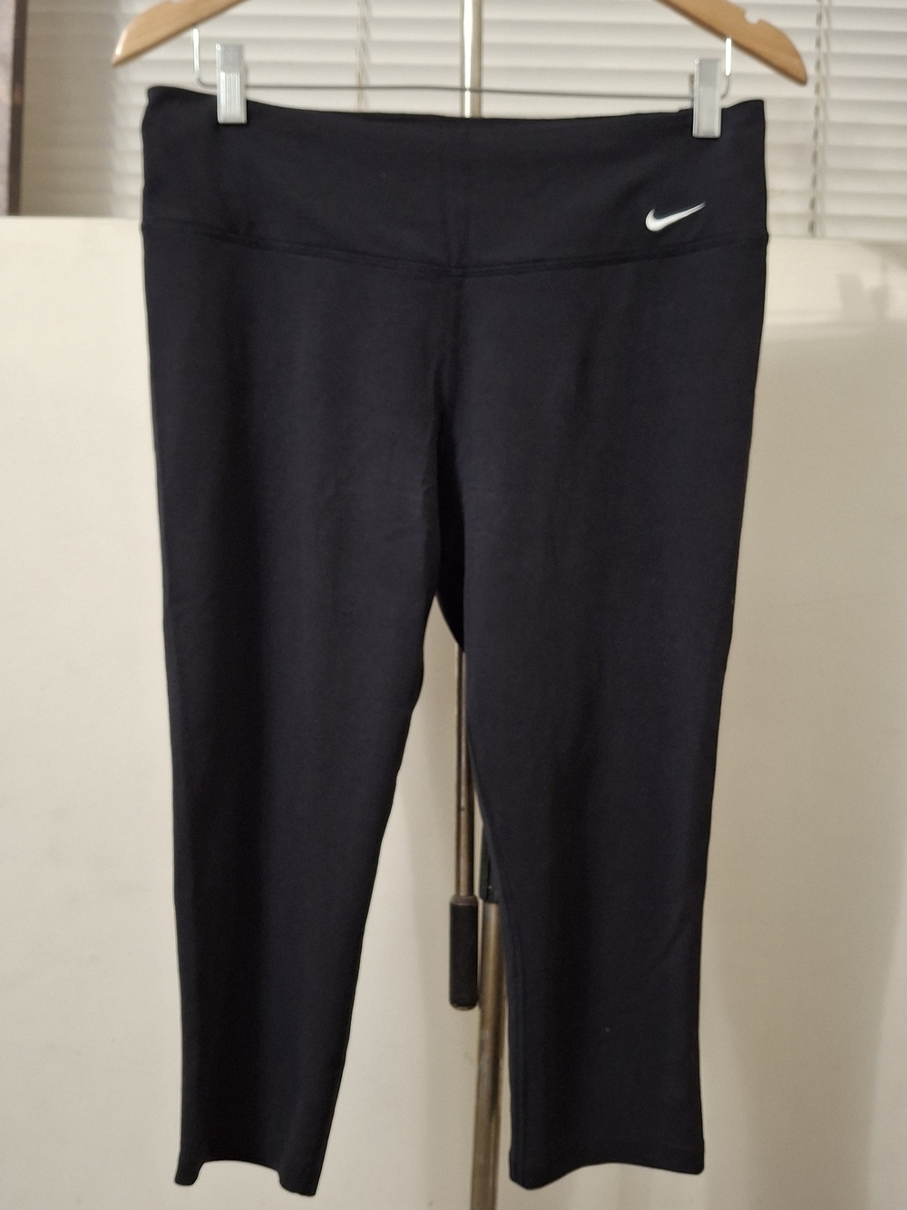 Nike Dri-FIT Women’s Black Capri Leggings Size L